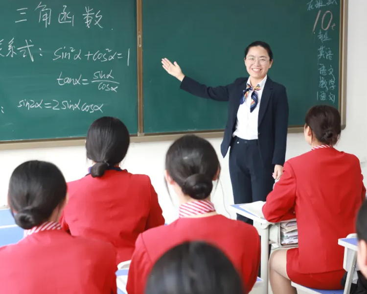 2023升学喜报丨不上高中，一样上全日制大学！