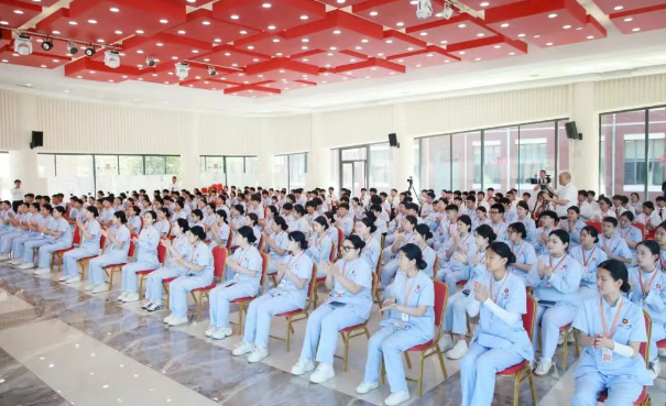 校长大讲堂：等待的是命运，拼出来的是人生
