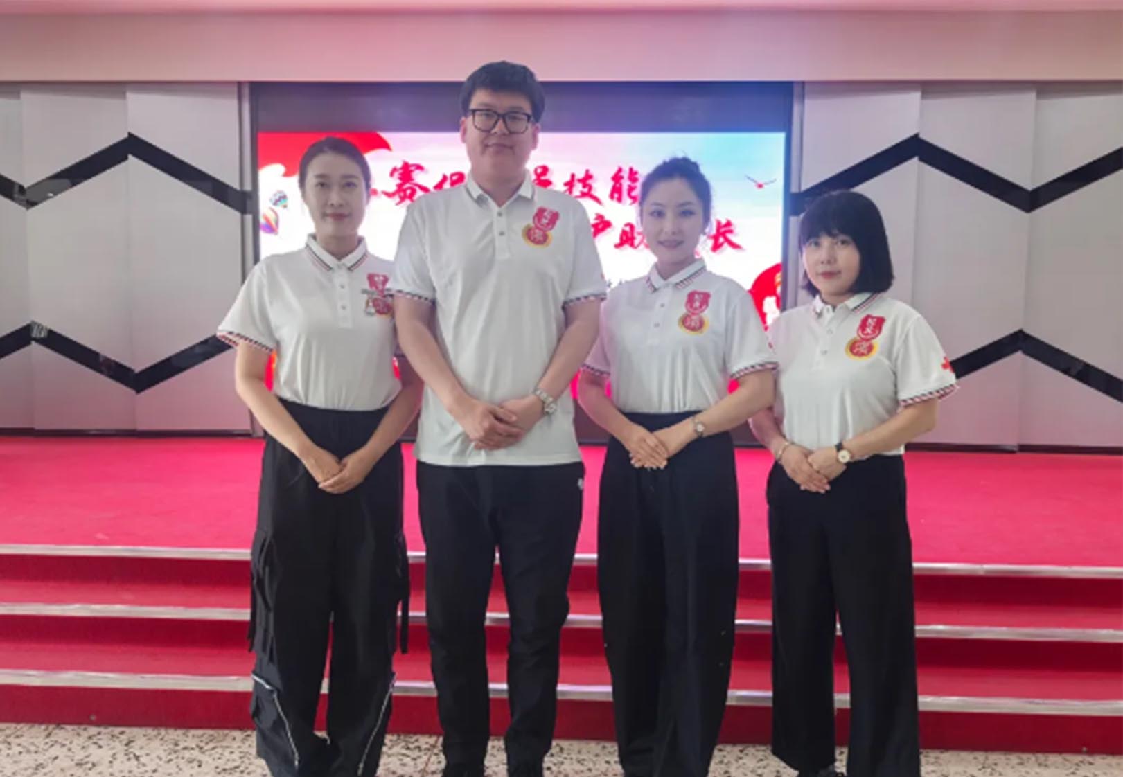 以专业彰显师者本色，用实力书写育人风采  ——我校教师在全市教职工应急救护大赛中喜获佳绩