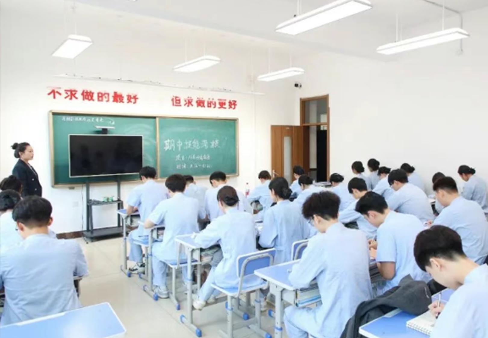 以考促技砺真功，严管厚植匠人魂​  ——我校期中技能考试纪实